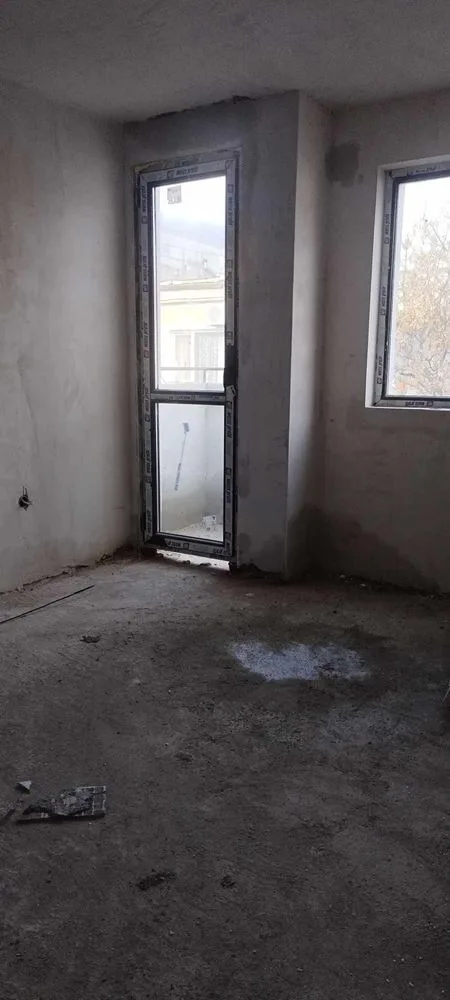 in der Nähe des Platzes. Levski - Zu verkaufen Zwei-Zimmer-Wohnung, N. С.-0 in der Nähe des Levski-Platzes – 3-Zimmer-Wohnung zu verkaufen, N. S. – 0
