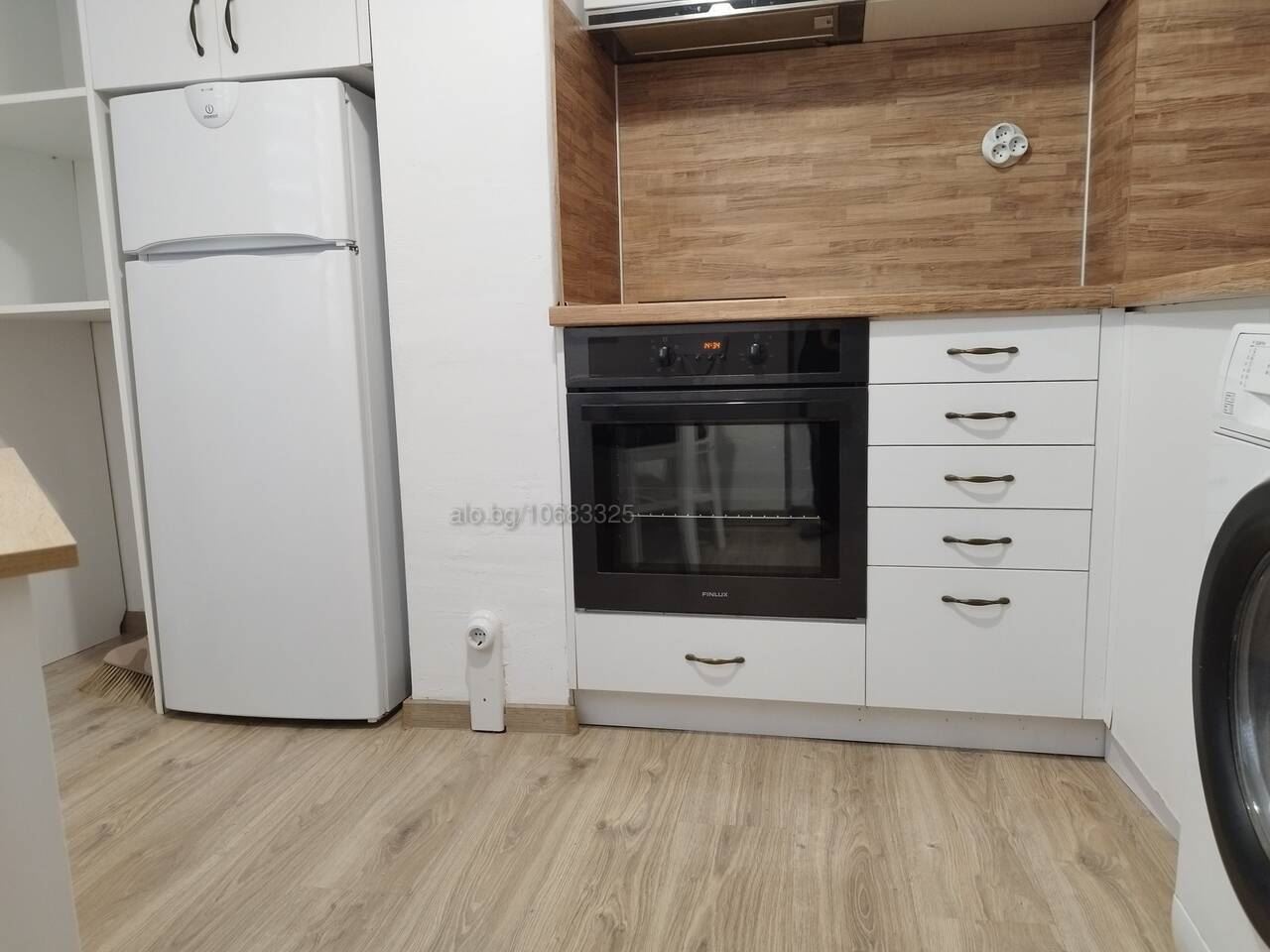 Центр, студия, юг, с мебелью и техникой-0 Център,гарсониера ,юг,обзаведена с мебели и техника - 0