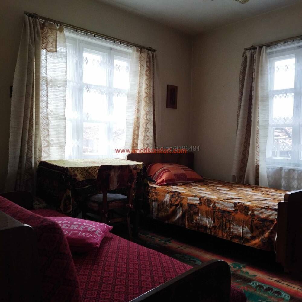 с. Zheravna - two houses in one yard-0 с. ЖЕРАВНА - продава две къщи в един двор - 0