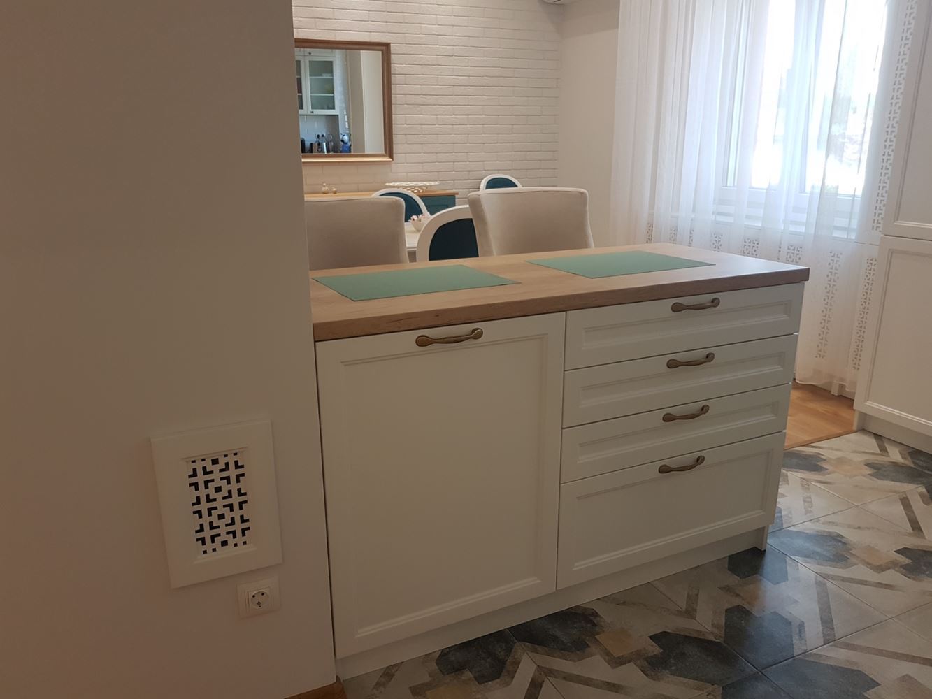 Ларго, стильная, полностью меблированная квартира с 1 спальней - 0 Ларго,стилен,напълно обзаведен апартамент с 1 спалня - 0