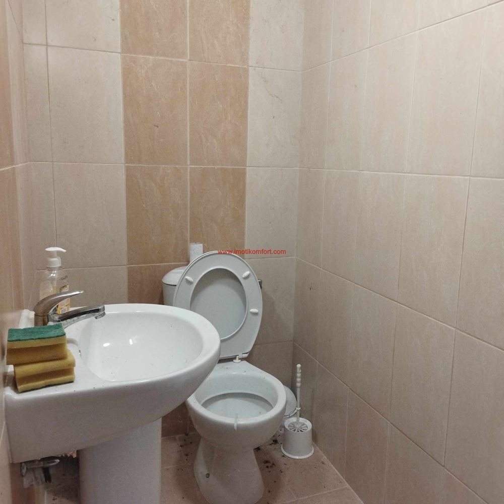 Μεγάλοι βιομηχανικοί χώροι κατάλληλοι για διάφορους τύπους δραστηριοτήτων-0 Продава голямо Промишлено помещение подходящо за различни видове дейност - 0