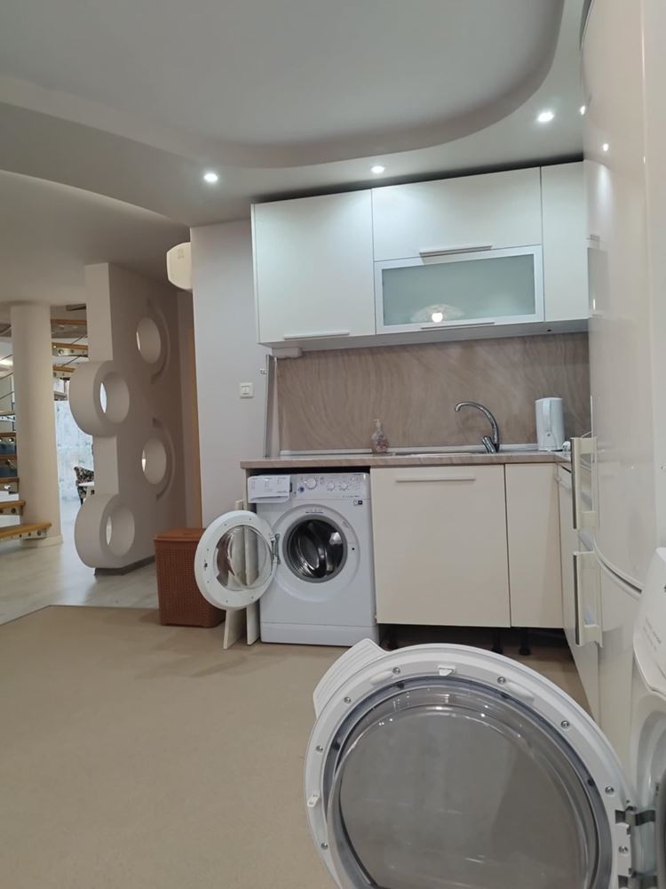 Мезонет в аренду рядом с Ларго - 240 кв.м.-0 Мезонет под наем в близост до Ларго - 240 кв.м. - 0