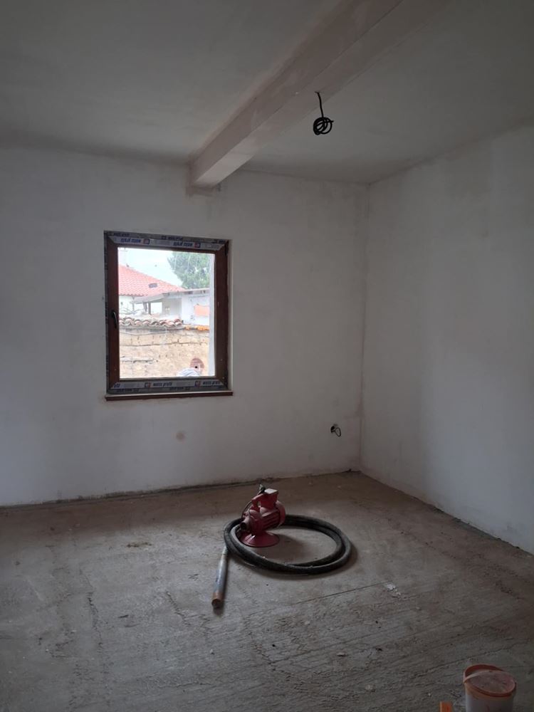 Двуетажна къща с двор в центъра на Сливен-0 Двуетажна къща с двор в центъра на Сливен - 0