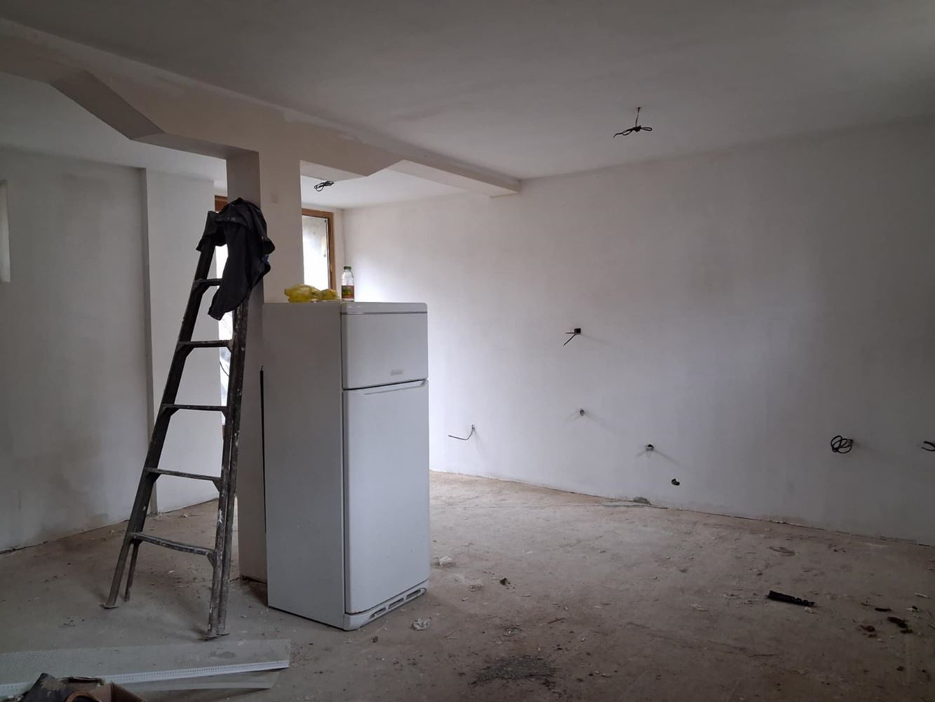 Двуетажна къща с двор в центъра на Сливен-0 Двуетажна къща с двор в центъра на Сливен - 0