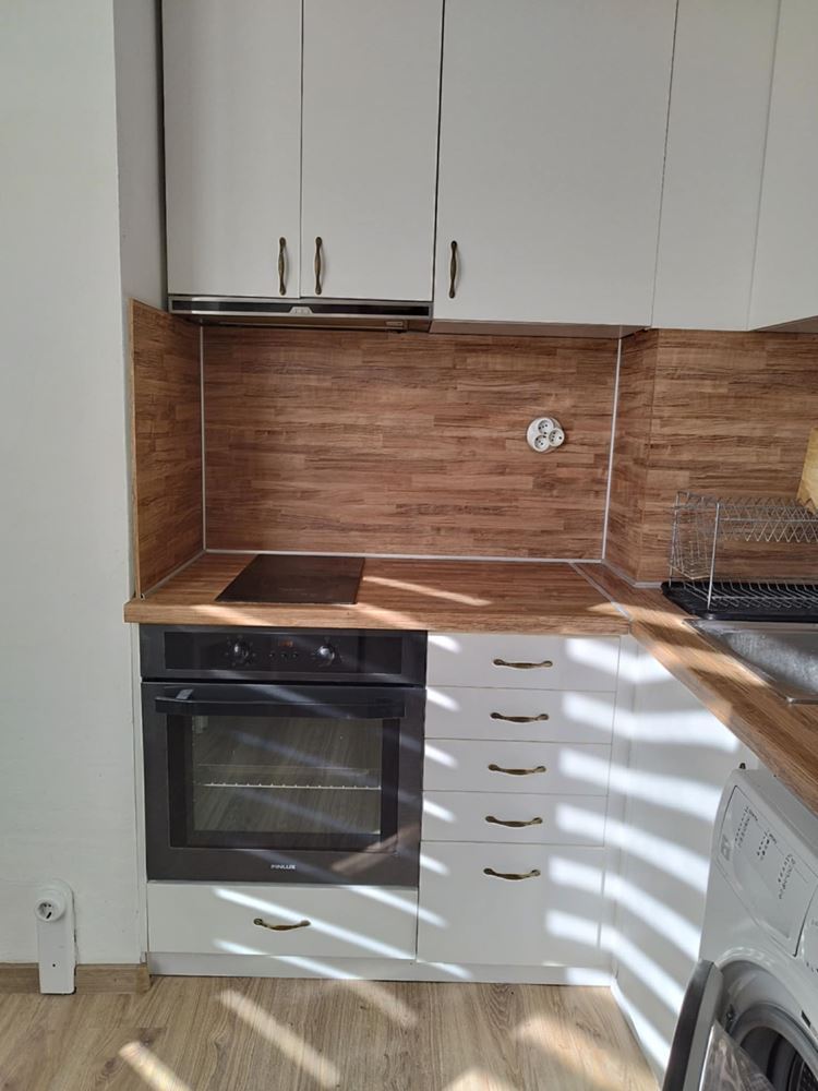 Центр, студия, юг, с мебелью и техникой-0 Център,гарсониера ,юг,обзаведена с мебели и техника - 0