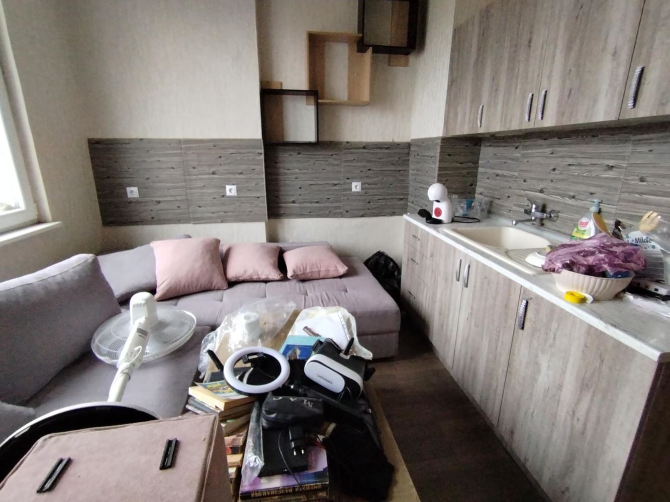 Център, Голям двустаен апартамент, тухла, ТЕЦ, саниран, с възможност за втора спалня-0 Център, Голям двустаен апартамент, тухла, ТЕЦ, саниран, с възможност за втора спалня - 0