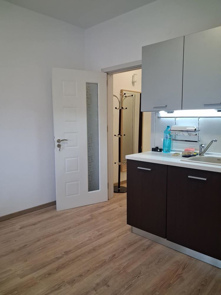 ТОП ЛОКАЦИЯ за офис или живеене ет.1,тухла-0 ТОП ЛОКАЦИЯ за офис или живеене ет.1,тухла - 0