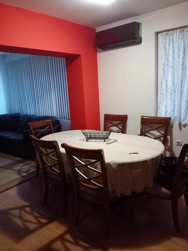 Център – до Билла – тухлен, тристаен, обзаведен, ТЕЦ, ет. 5-0 Център - до Билла - тухлен, тристаен, обзаведен, ТЕЦ, ет. 5 - 0