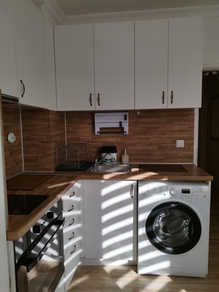 Центр, студия, юг, с мебелью и техникой-0 Център,гарсониера ,юг,обзаведена с мебели и техника - 0