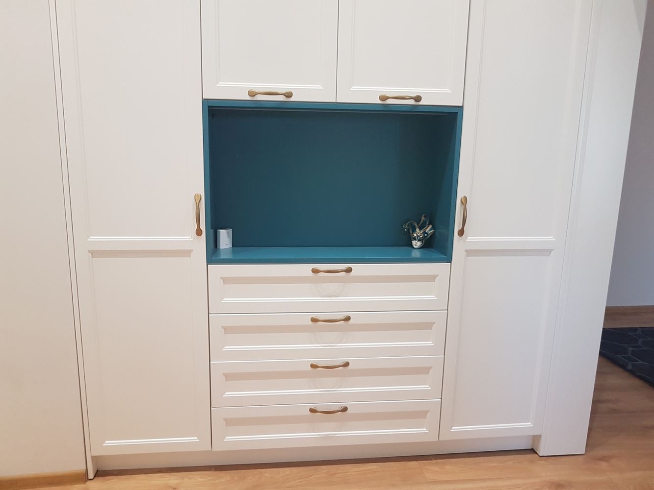 Ларго, стильная, полностью меблированная квартира с 1 спальней - 0 Ларго,стилен,напълно обзаведен апартамент с 1 спалня - 0