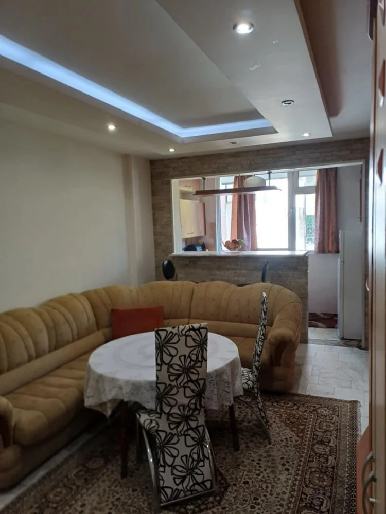 Quartal. Klutsohor, Ein-Zimmer-Wohnung, umgewandelt in zwei Schlafzimmer, möbliert, nach der Renovierung-0 Stadtteil Klutsohor, Zweizimmerwohnung, zu einer Dreizimmerwohnung umgebaut, möbliert, renoviert – 0