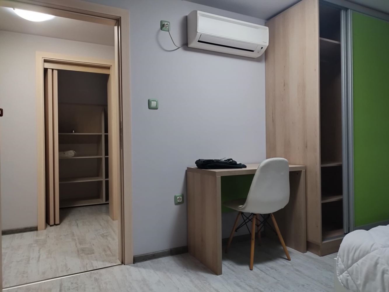 Мезонет в аренду рядом с Ларго - 240 кв.м.-0 Мезонет под наем в близост до Ларго - 240 кв.м. - 0