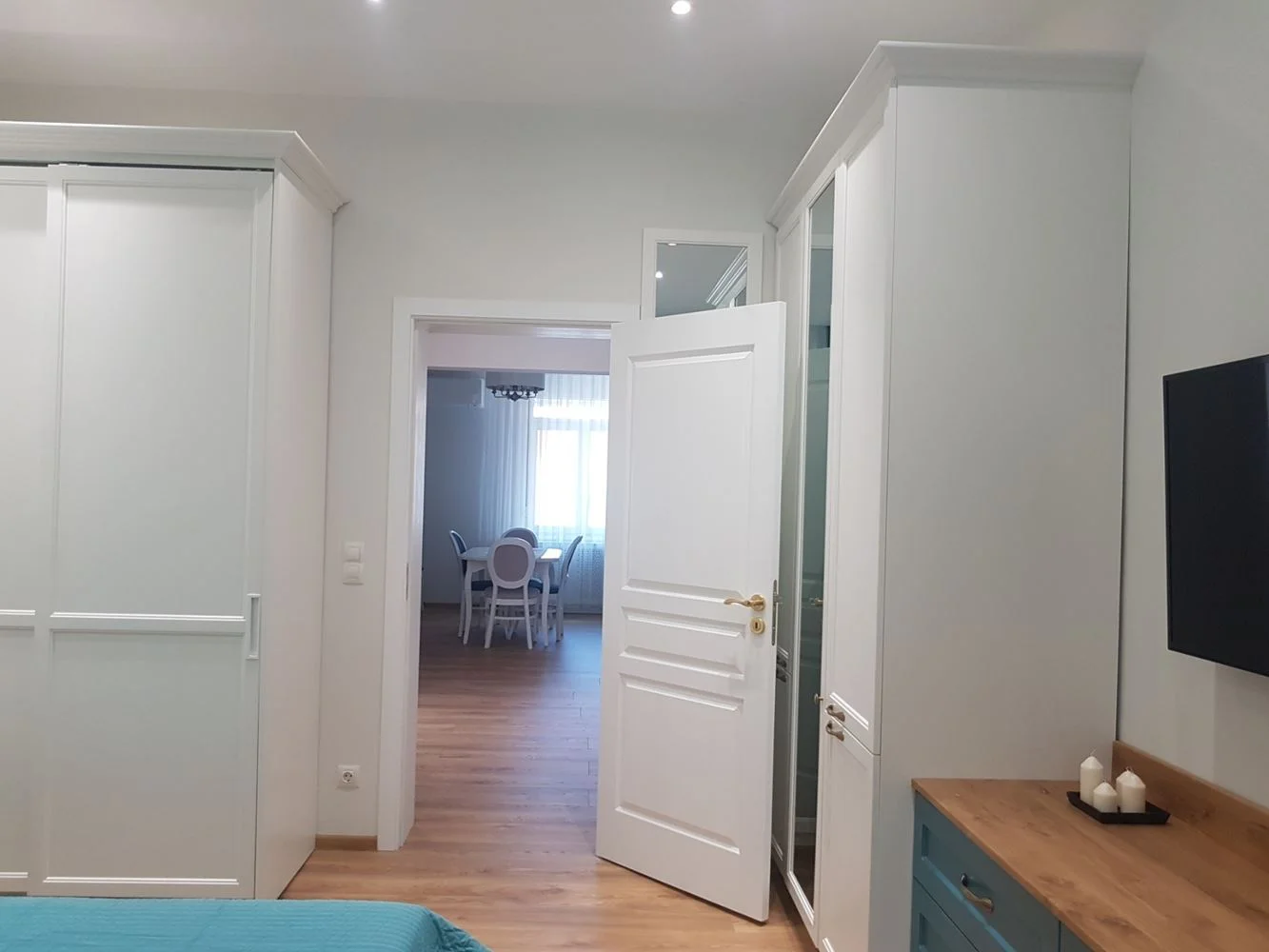 Largo, stilvoll, voll möbliert 1 Schlafzimmer Wohnung-0 Geräumige, stilvolle, komplett eingerichtete 1-Zimmer-Wohnung – 0