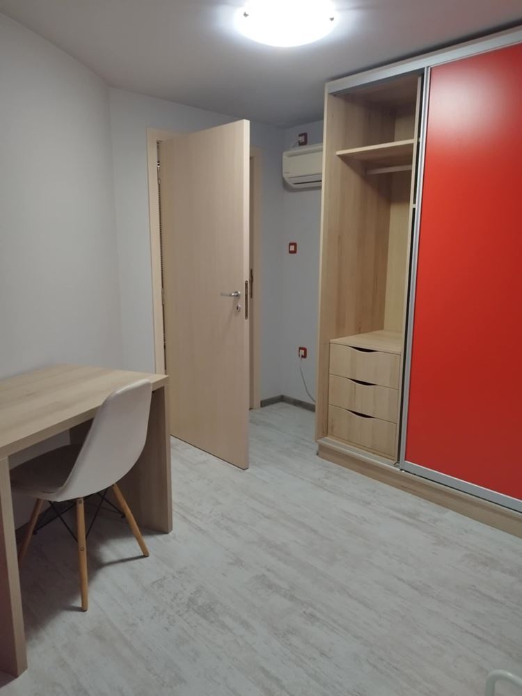 Мезонет в аренду рядом с Ларго - 240 кв.м.-0 Мезонет под наем в близост до Ларго - 240 кв.м. - 0