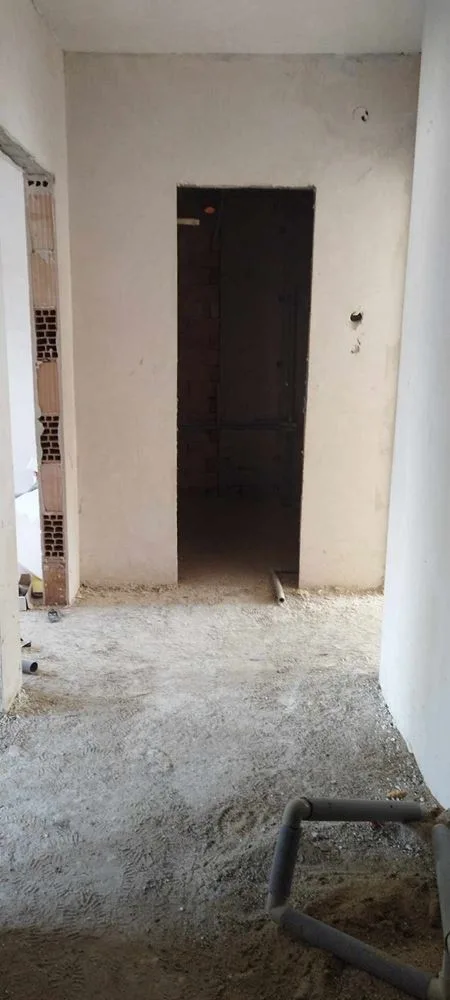 in der Nähe des Platzes. Levski - Zu verkaufen Zwei-Zimmer-Wohnung, N. С.-0 in der Nähe des Levski-Platzes – 3-Zimmer-Wohnung zu verkaufen, N. S. – 0