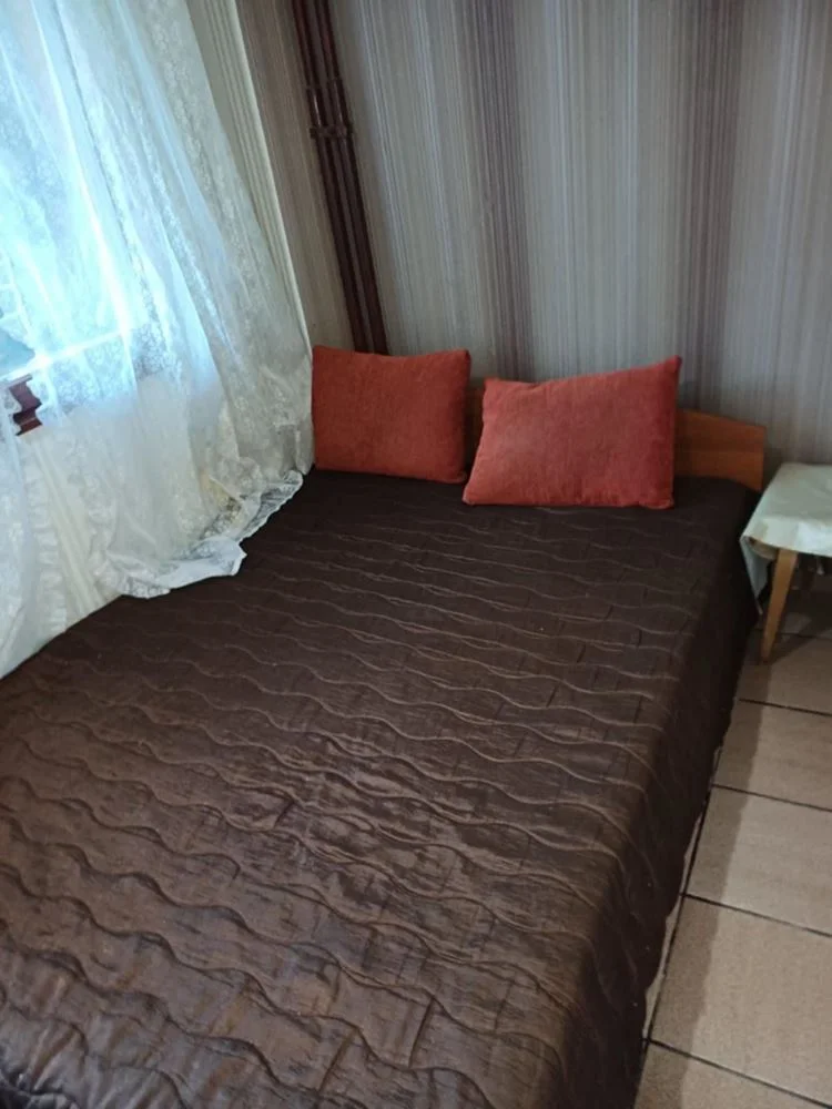 Quartal. Klutsohor, Ein-Zimmer-Wohnung, umgewandelt in zwei Schlafzimmer, möbliert, nach der Renovierung-0 Stadtteil Klutsohor, Zweizimmerwohnung, zu einer Dreizimmerwohnung umgebaut, möbliert, renoviert – 0