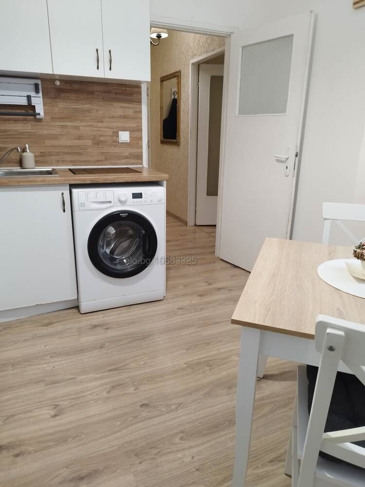 Центр, студия, юг, с мебелью и техникой-0 Център,гарсониера ,юг,обзаведена с мебели и техника - 0