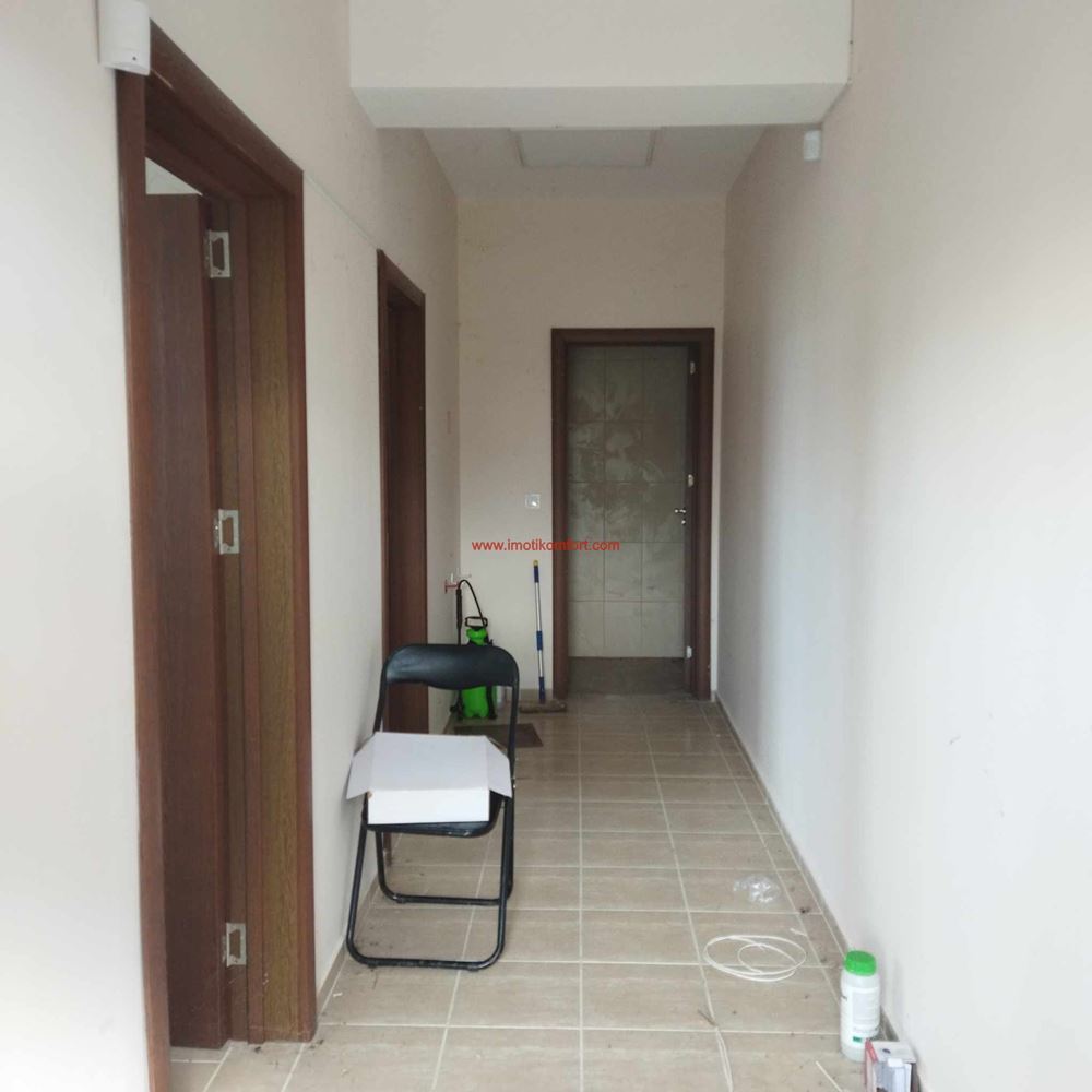 Μεγάλοι βιομηχανικοί χώροι κατάλληλοι για διάφορους τύπους δραστηριοτήτων-0 Продава голямо Промишлено помещение подходящо за различни видове дейност - 0