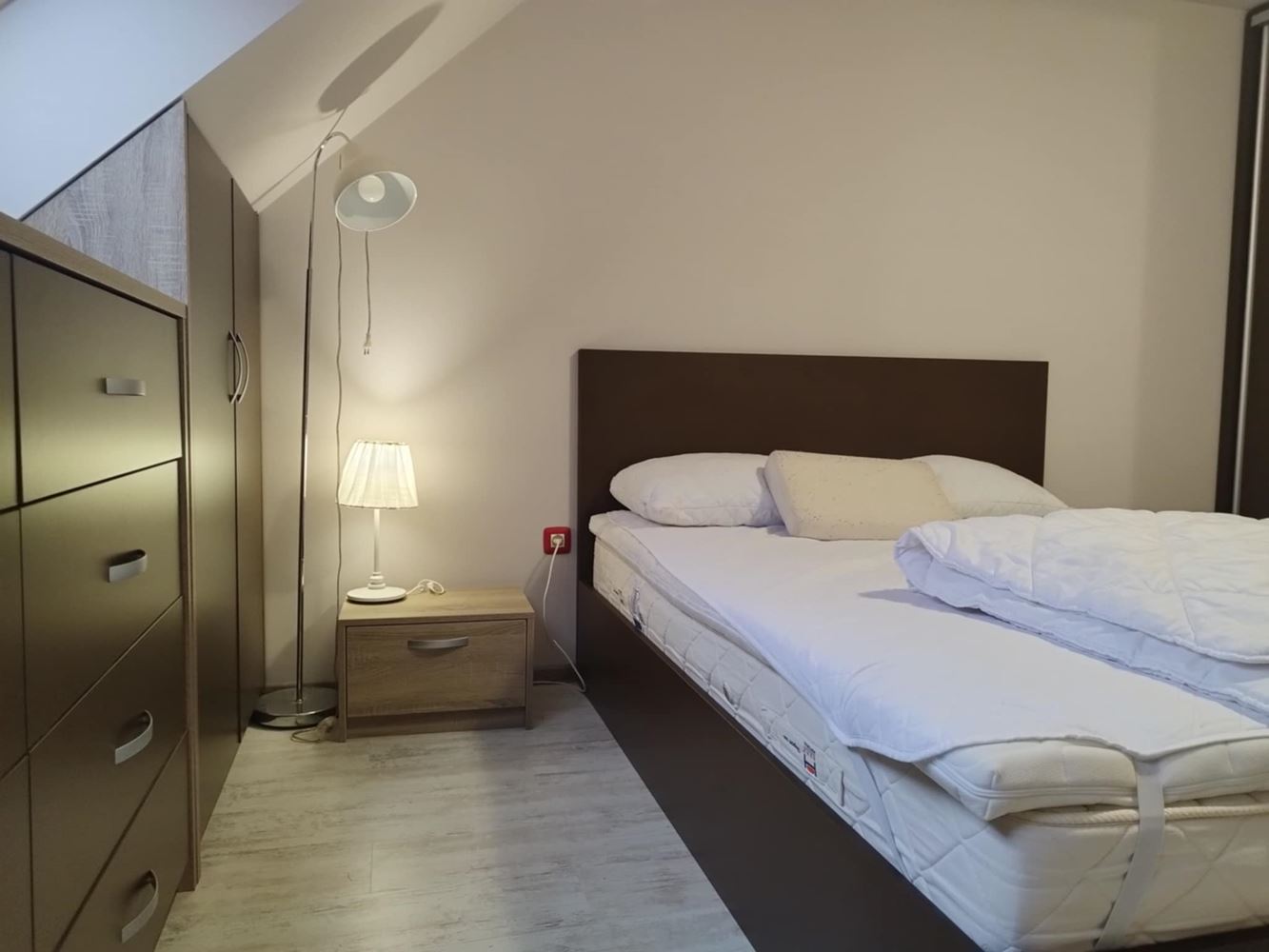 Мезонет в аренду рядом с Ларго - 240 кв.м.-0 Мезонет под наем в близост до Ларго - 240 кв.м. - 0