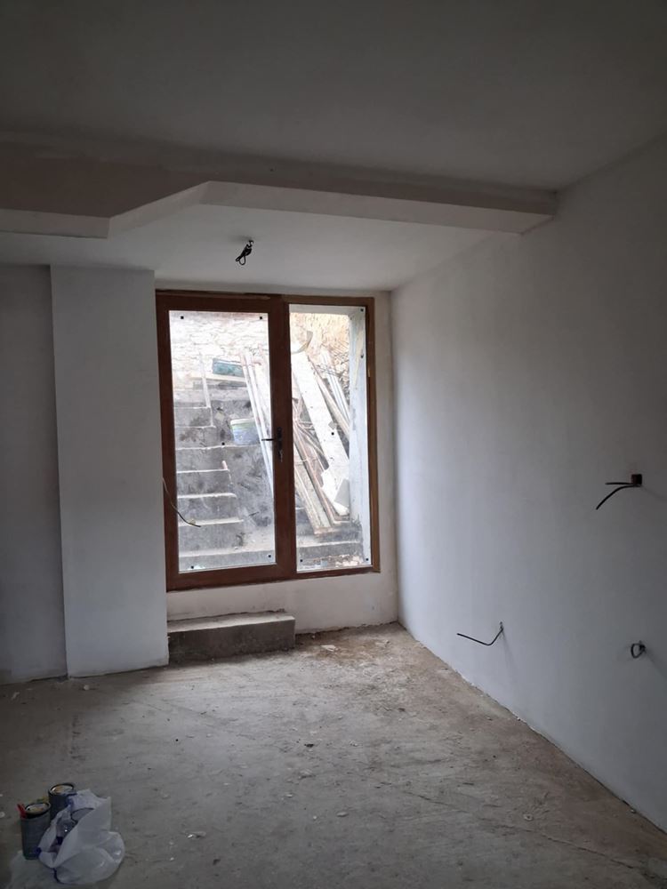 Двуетажна къща с двор в центъра на Сливен-0 Двуетажна къща с двор в центъра на Сливен - 0