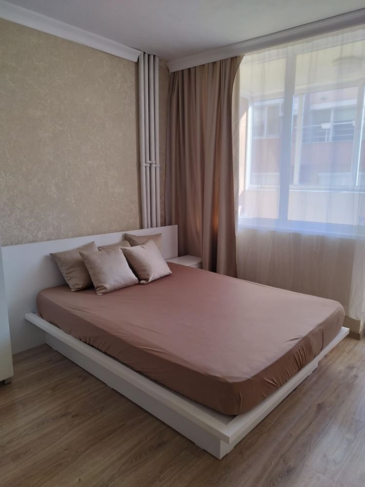 Центр, студия, юг, с мебелью и техникой-0 Център,гарсониера ,юг,обзаведена с мебели и техника - 0