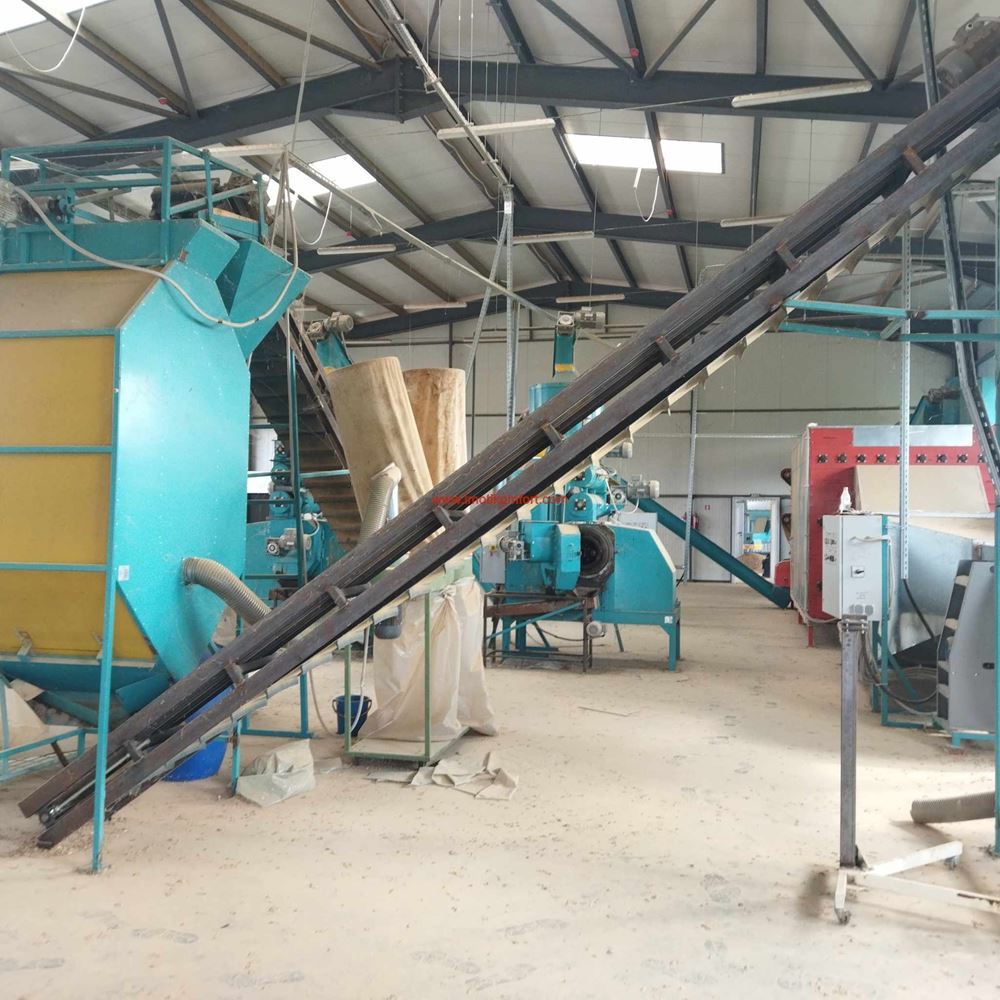 Μεγάλοι βιομηχανικοί χώροι κατάλληλοι για διάφορους τύπους δραστηριοτήτων-0 Продава голямо Промишлено помещение подходящо за различни видове дейност - 0