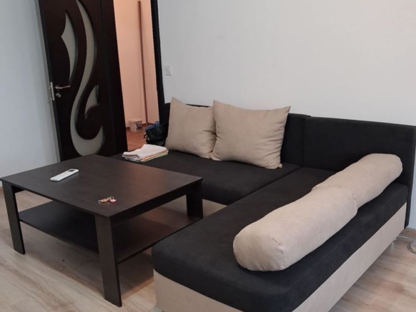 кв. ”Българка”- дава под наем двустаен, след ремонт, обзаведен, ТЕЦ - 0