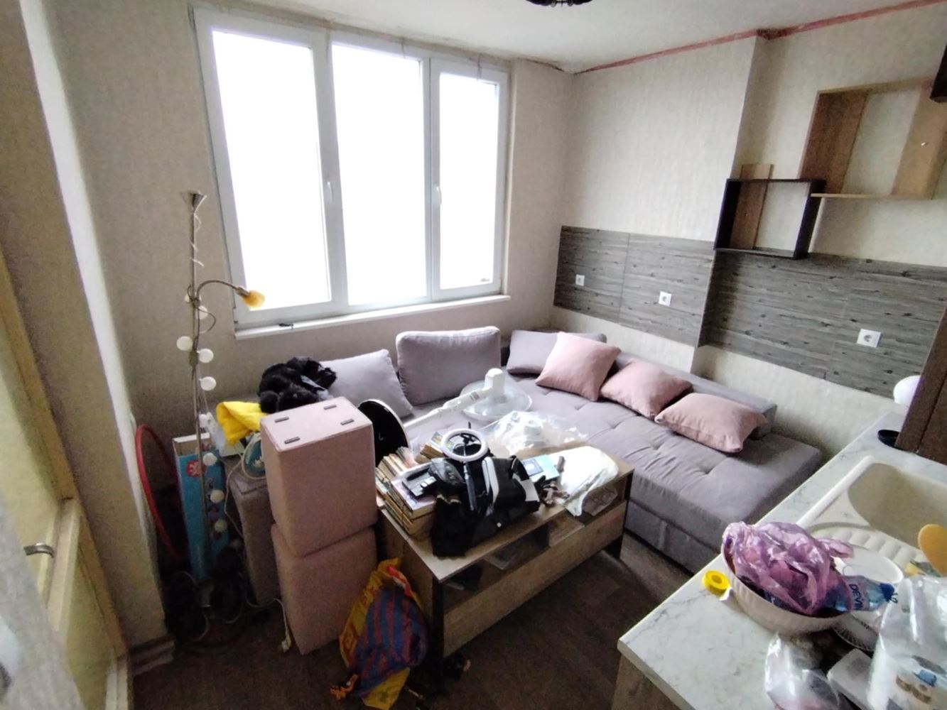 Център, Голям двустаен апартамент, тухла, ТЕЦ, саниран, с възможност за втора спалня-0 Център, Голям двустаен апартамент, тухла, ТЕЦ, саниран, с възможност за втора спалня - 0