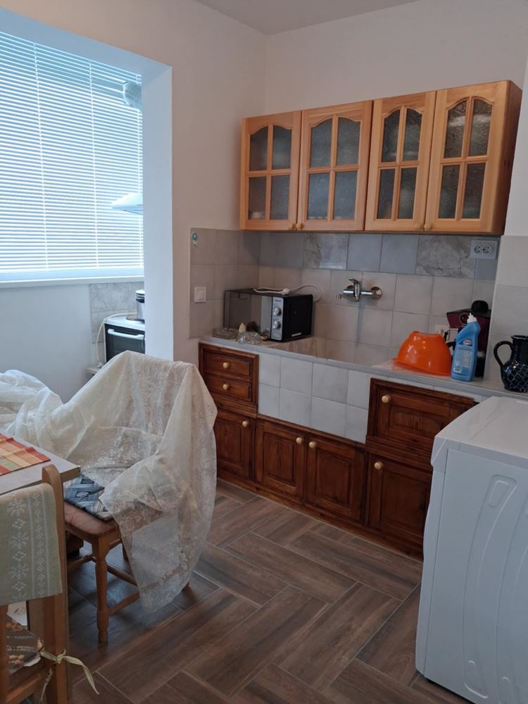 кв. ”Българка”- дава под наем двустаен, след ремонт, обзаведен, ТЕЦ-0 кв. ”Българка”- дава под наем двустаен, след ремонт, обзаведен, ТЕЦ - 0