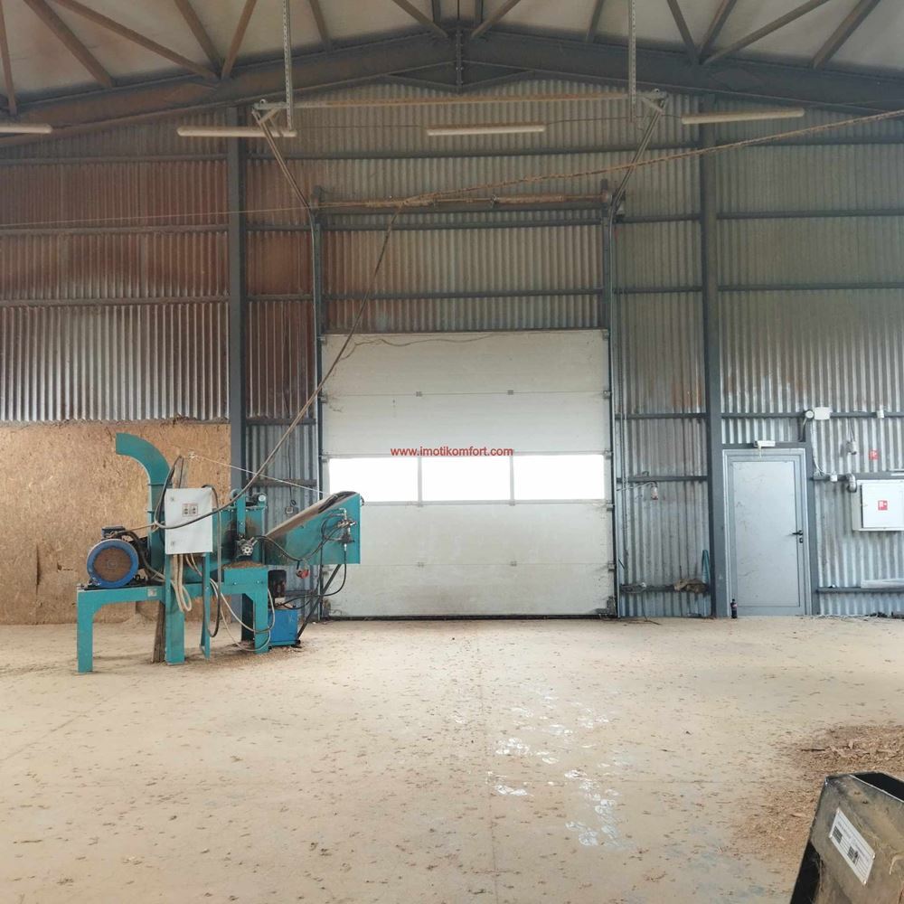 Μεγάλοι βιομηχανικοί χώροι κατάλληλοι για διάφορους τύπους δραστηριοτήτων-0 Продава голямо Промишлено помещение подходящо за различни видове дейност - 0