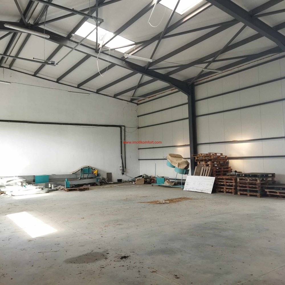 Μεγάλοι βιομηχανικοί χώροι κατάλληλοι για διάφορους τύπους δραστηριοτήτων-0 Продава голямо Промишлено помещение подходящо за различни видове дейност - 0