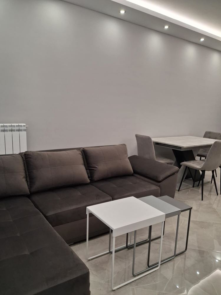 кв. ”Сини Камъни” – луксозен, две спални, първи наематели, ТЕЦ-0 кв. ”Сини Камъни” - луксозен, две спални, първи наематели, ТЕЦ - 0