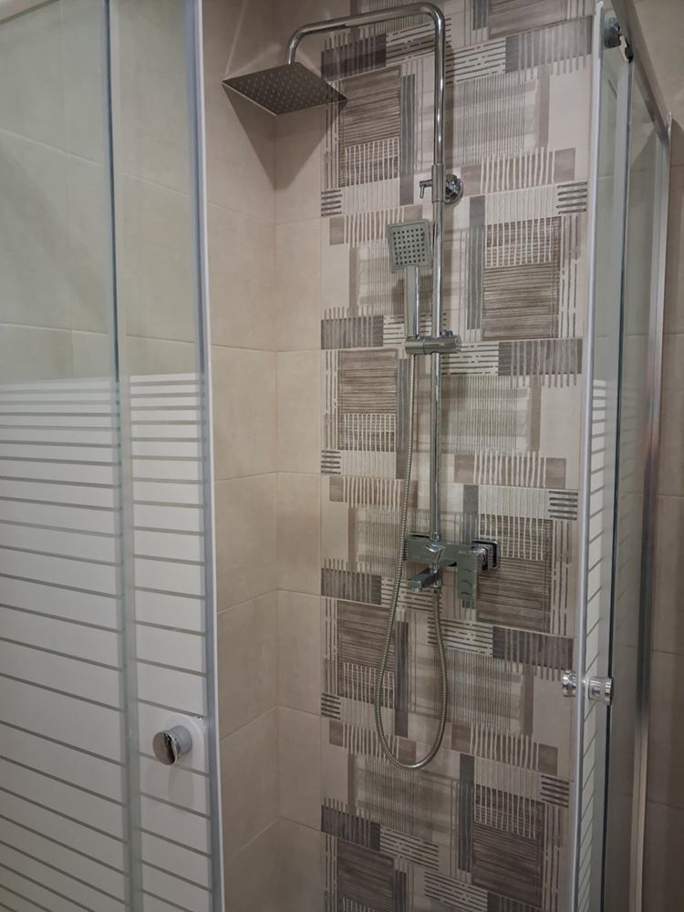 кв. ”Сини Камъни” – луксозен, две спални, първи наематели, ТЕЦ-0 кв. ”Сини Камъни” - луксозен, две спални, първи наематели, ТЕЦ - 0