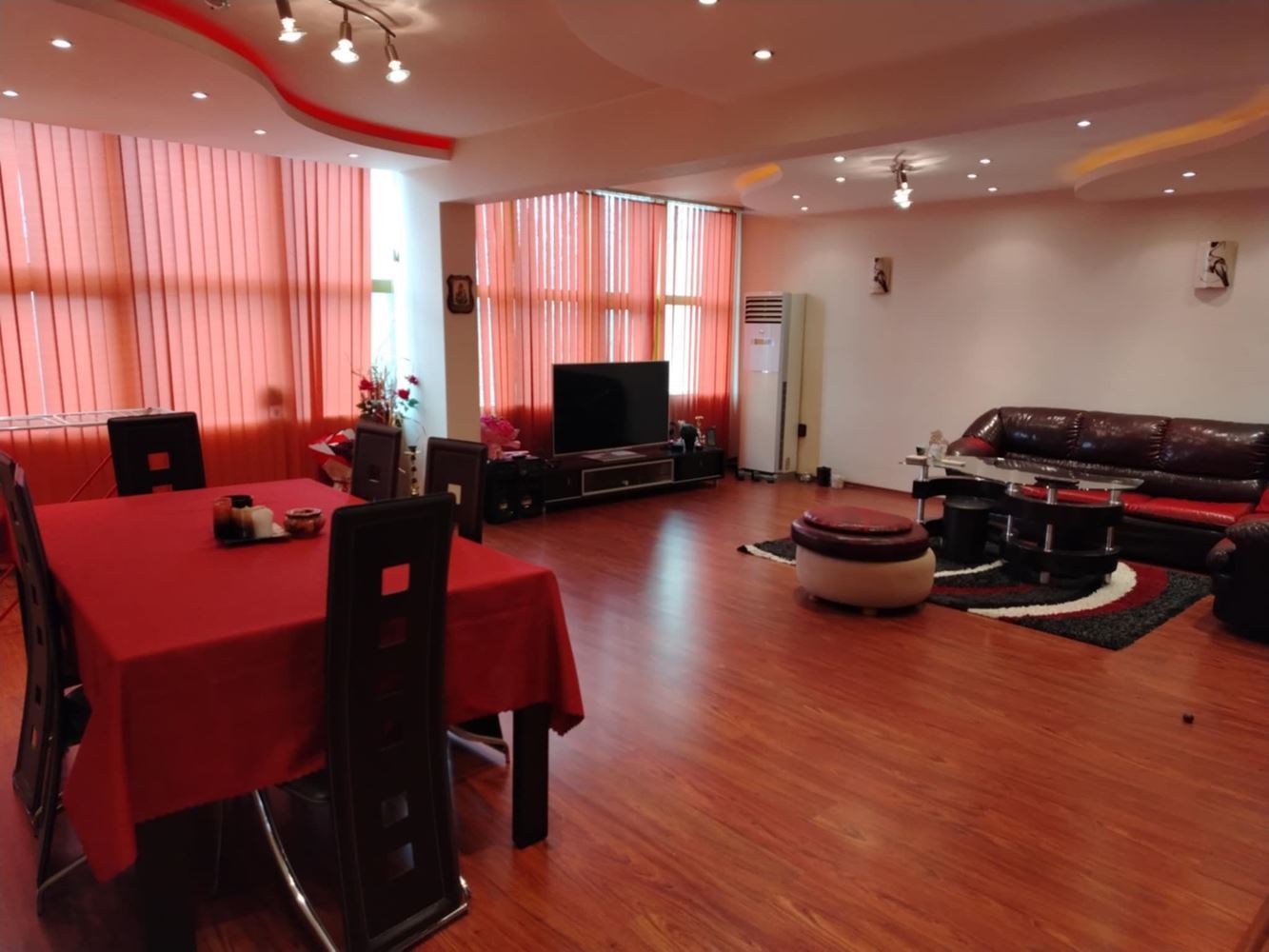 квартал. Дружба, Просторная двухкомнатная квартира в аренду, Меблированная, парковочное место-0 кв. Дружба, Просторен двустаен апартамент под наем, Обзаведен, паркомясто - 0