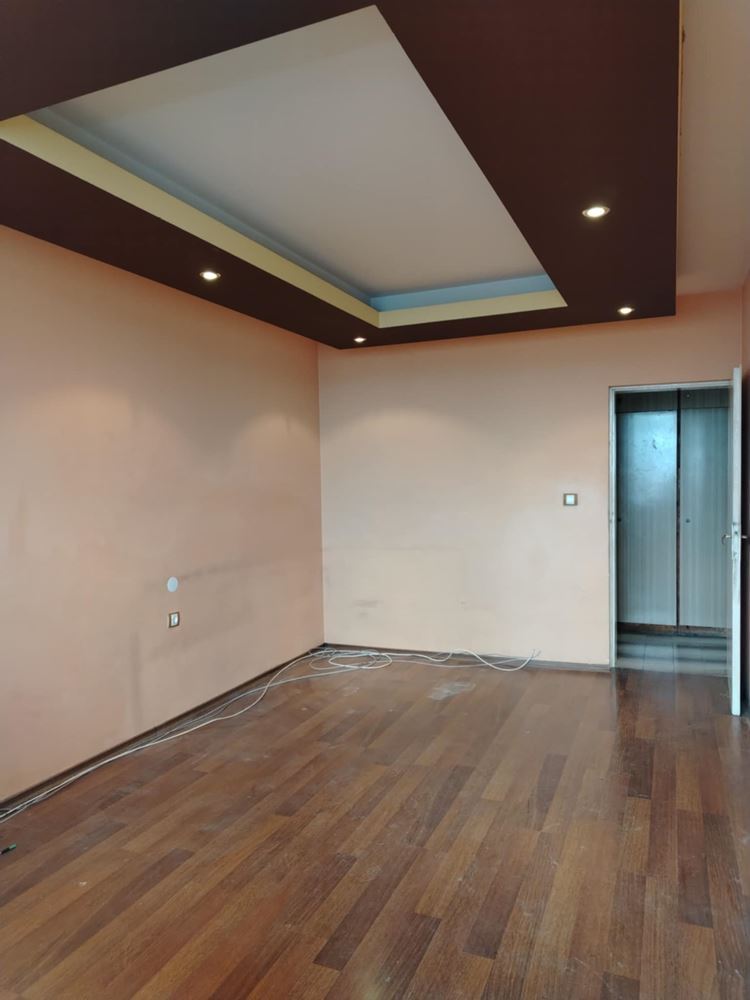 Център, Голям двустаен апартамент, тухла, ТЕЦ, саниран, с възможност за втора спалня-0 Център, Голям двустаен апартамент, тухла, ТЕЦ, саниран, с възможност за втора спалня - 0