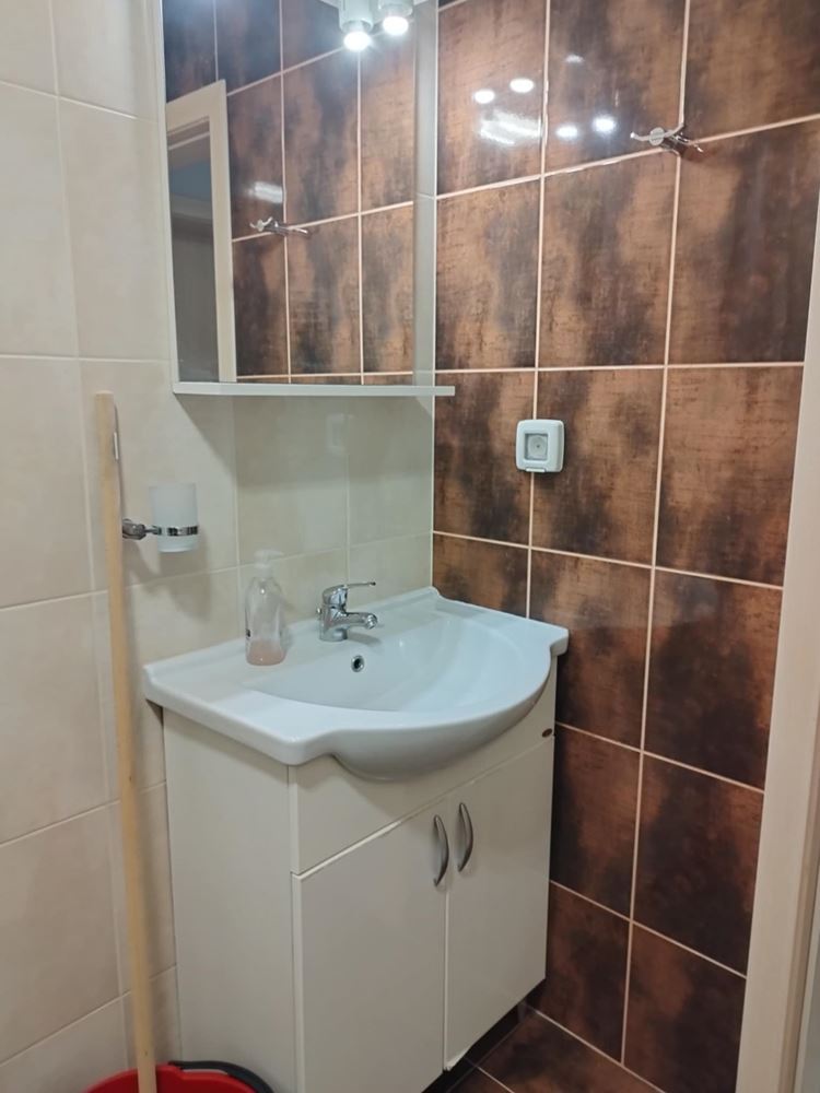 Мезонет в аренду рядом с Ларго - 240 кв.м.-0 Мезонет под наем в близост до Ларго - 240 кв.м. - 0