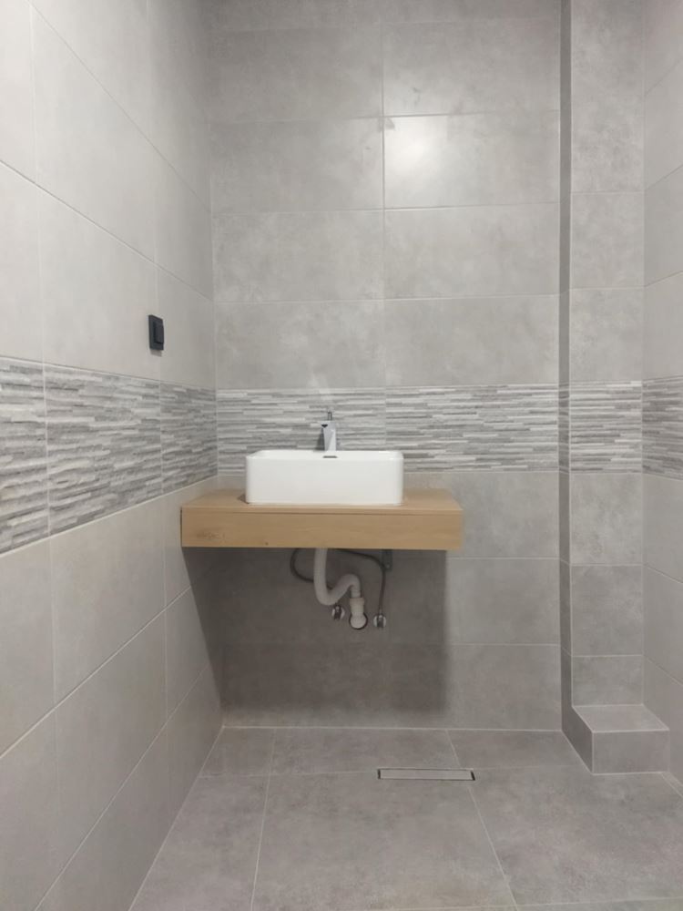 Торговое помещение, Ларго, 224 кв.м. первый этаж, большое окно-0 Търговско помещение, Ларго, 224 кв.м. партер, голяма витрина - 0