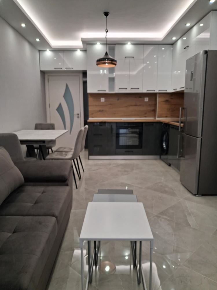 кв. ”Сини Камъни” – луксозен, две спални, първи наематели, ТЕЦ-0 кв. ”Сини Камъни” - луксозен, две спални, първи наематели, ТЕЦ - 0