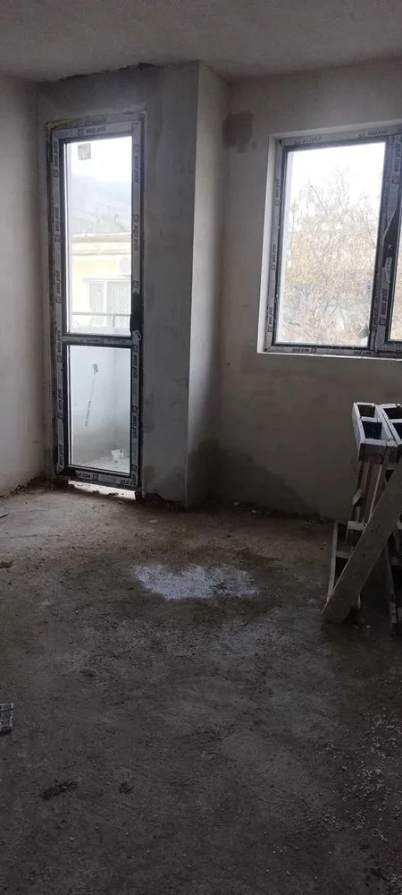 in der Nähe des Platzes. Levski - Zu verkaufen Zwei-Zimmer-Wohnung, N. С.-0 in der Nähe des Levski-Platzes – 3-Zimmer-Wohnung zu verkaufen, N. S. – 0