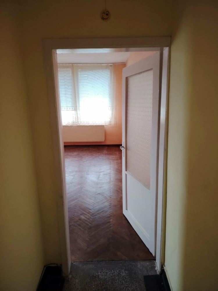 Двустаен тухлен апартамент в кв. Стоян Заимов-0 Двустаен тухлен апартамент в кв. Стоян Заимов - 0