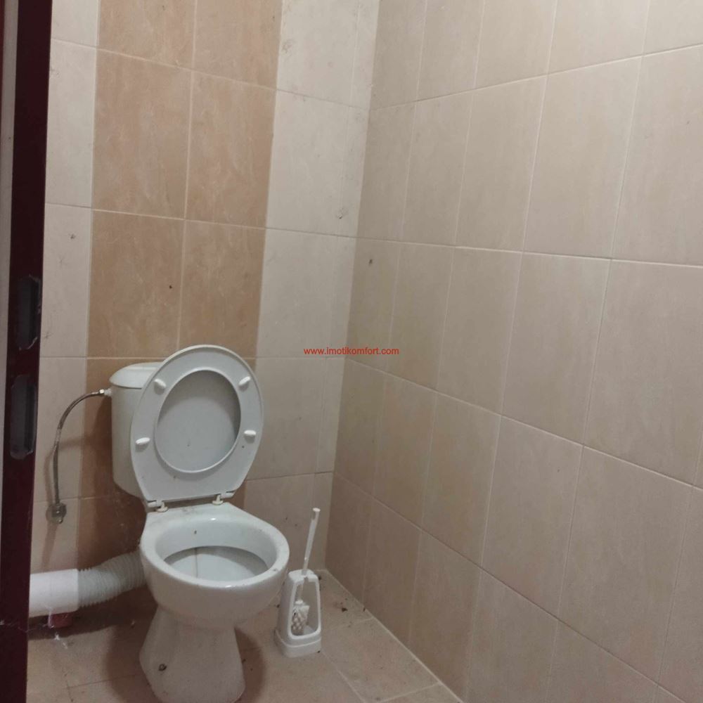 Μεγάλοι βιομηχανικοί χώροι κατάλληλοι για διάφορους τύπους δραστηριοτήτων-0 Продава голямо Промишлено помещение подходящо за различни видове дейност - 0