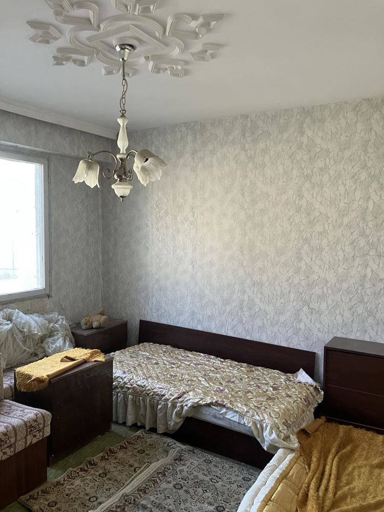 Продава се двустаен апартамент в кв. Сини камъни-0 Продава се двустаен апартамент в кв. Сини камъни - 0