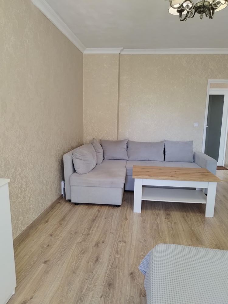 Центр, студия, юг, с мебелью и техникой-0 Център,гарсониера ,юг,обзаведена с мебели и техника - 0