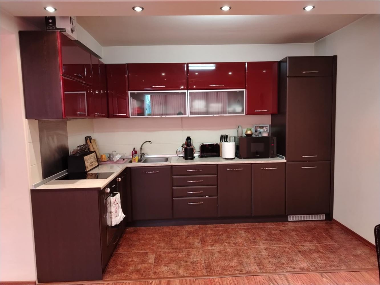 квартал. Дружба, Просторная двухкомнатная квартира в аренду, Меблированная, парковочное место-0 кв. Дружба, Просторен двустаен апартамент под наем, Обзаведен, паркомясто - 0