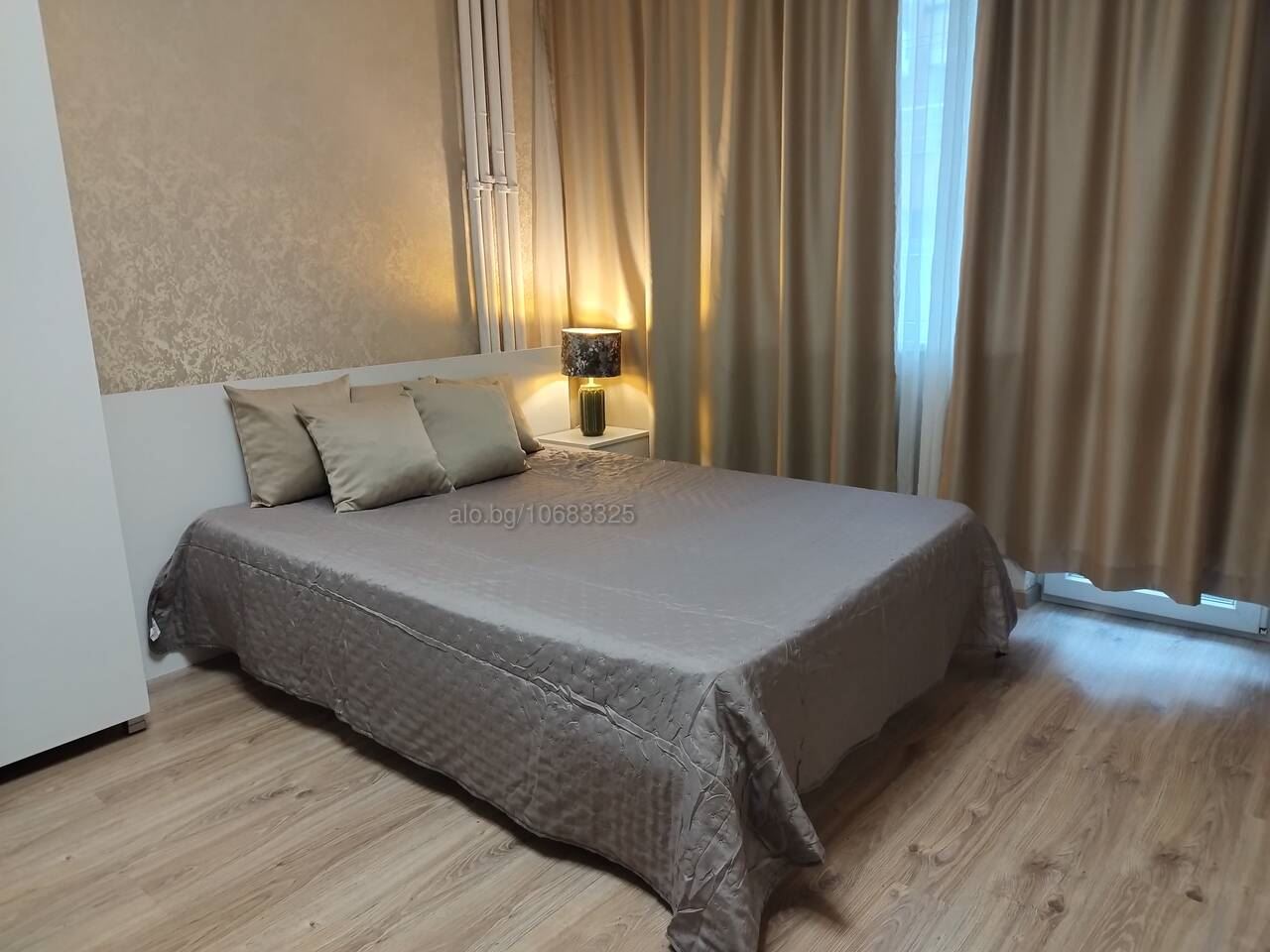 Центр, студия, юг, с мебелью и техникой-0 Център,гарсониера ,юг,обзаведена с мебели и техника - 0