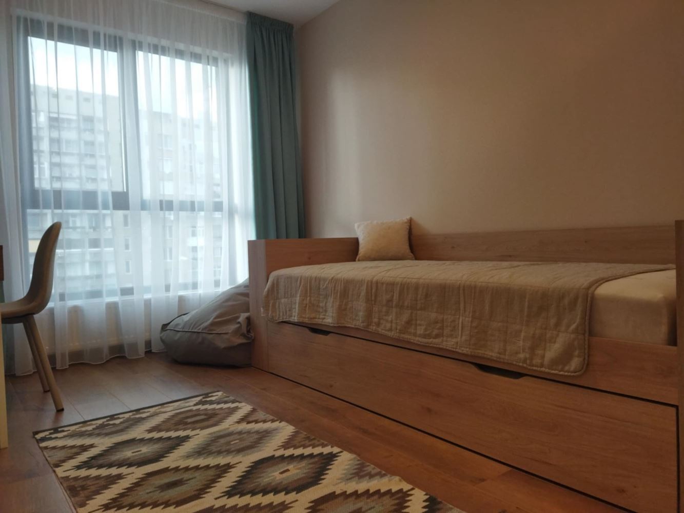 Център – дава под наем отличен, тристаен апартамент – Н. С. стилен, удобен, ТЕЦ,-0 Център - дава под наем отличен, тристаен апартамент - Н. С. стилен, удобен, ТЕЦ, - 0