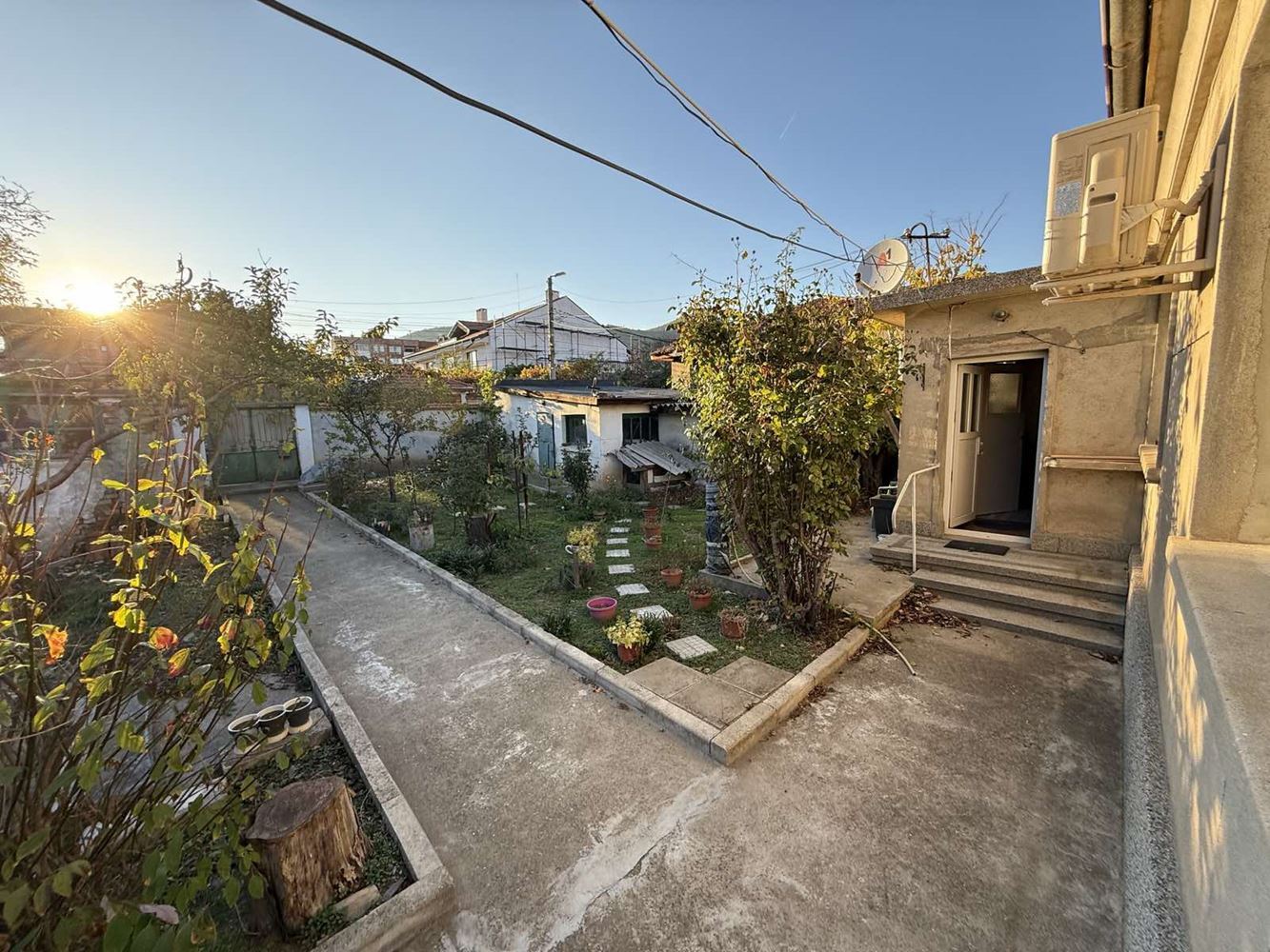 кв. Клуцохор, Къща с гараж в предпочитаната част на квартала-0 кв. Клуцохор, Къща с гараж в предпочитаната част на квартала - 0