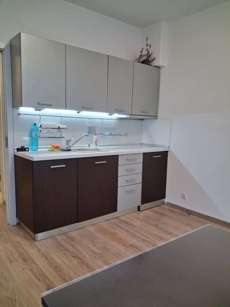 ТОП ЛОКАЦИЯ за офис или живеене ет.1,тухла-0 ТОП ЛОКАЦИЯ за офис или живеене ет.1,тухла - 0