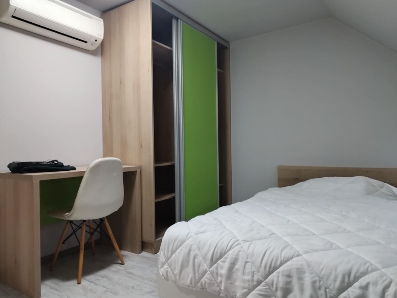 Мезонет в аренду рядом с Ларго - 240 кв.м.-0 Мезонет под наем в близост до Ларго - 240 кв.м. - 0