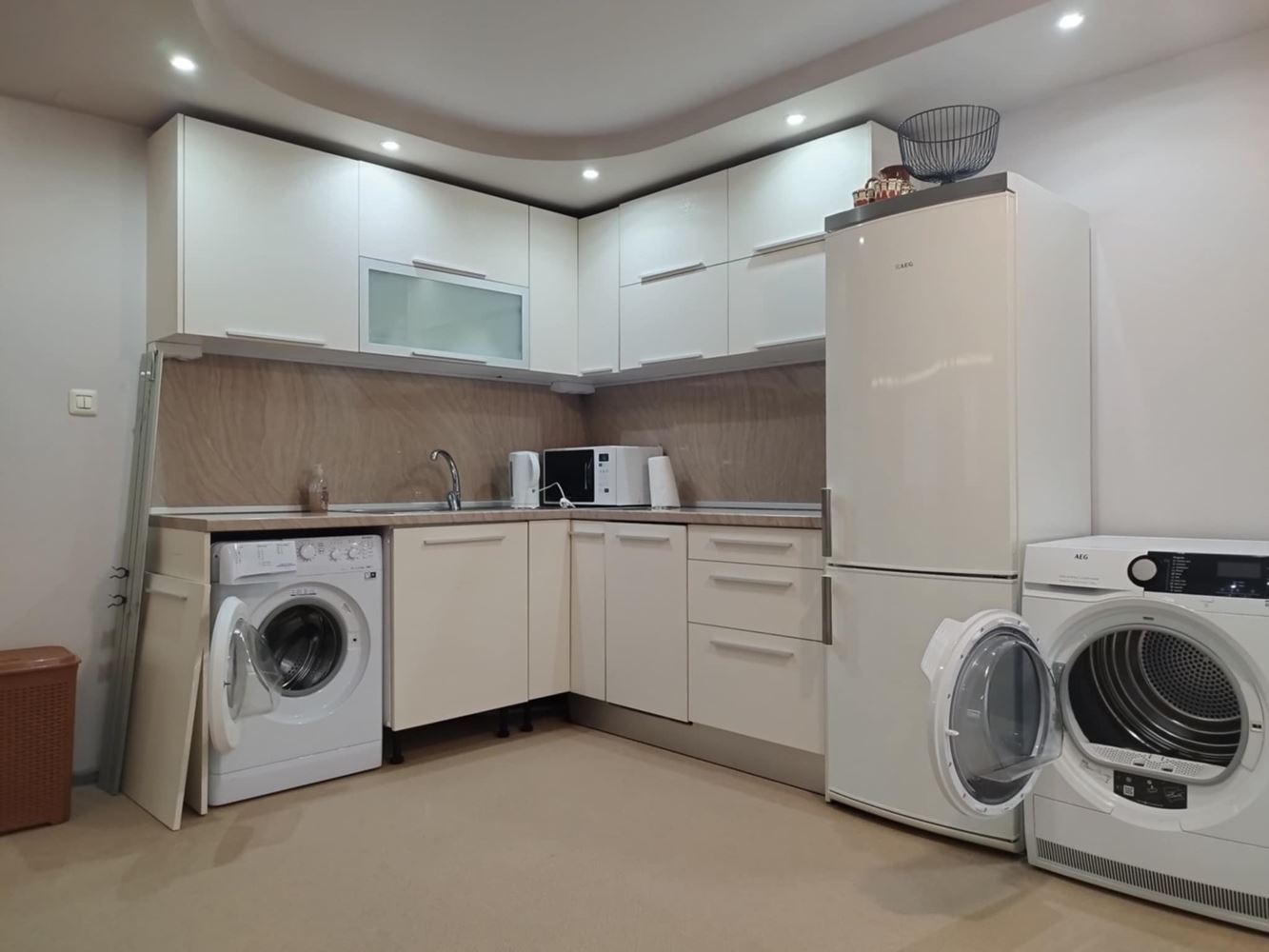 Мезонет в аренду рядом с Ларго - 240 кв.м.-0 Мезонет под наем в близост до Ларго - 240 кв.м. - 0